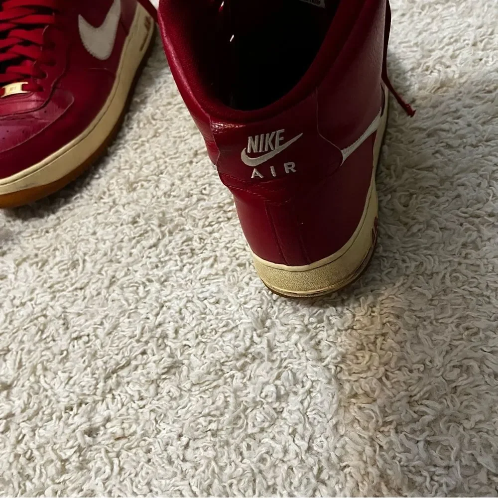 Mens Nike Air Force One Hi High Gym Red Perforated size 13
